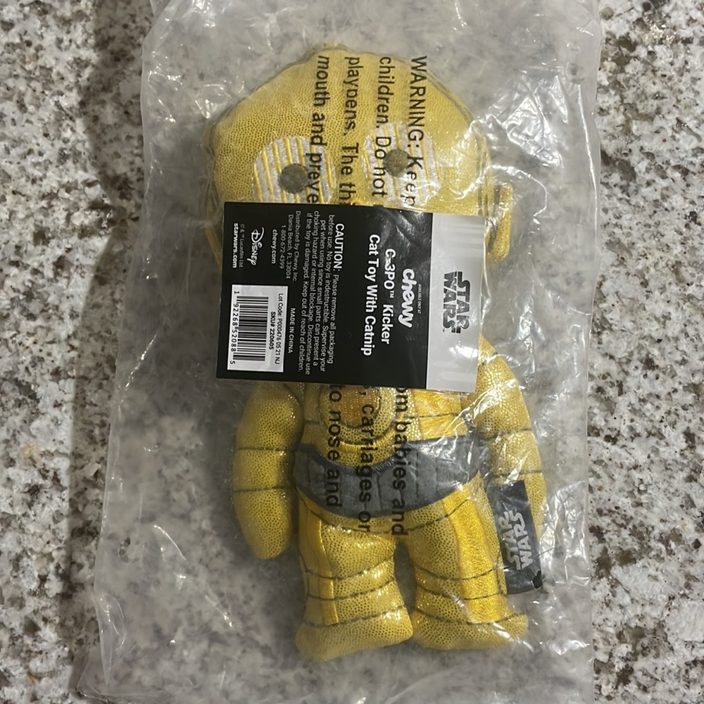 Chewy Star Wars C-3PO Kicker Cat Toy with Catnip - Picture 2 of 6